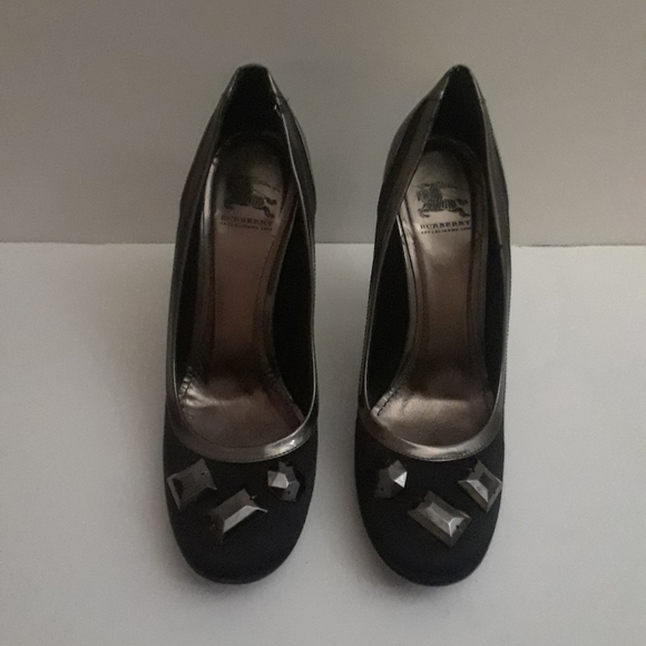 Burberry Black London Pumps - Picture 7 of 7